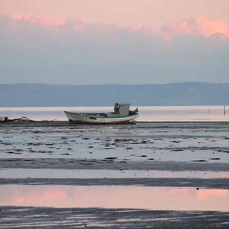 Capitol アパート